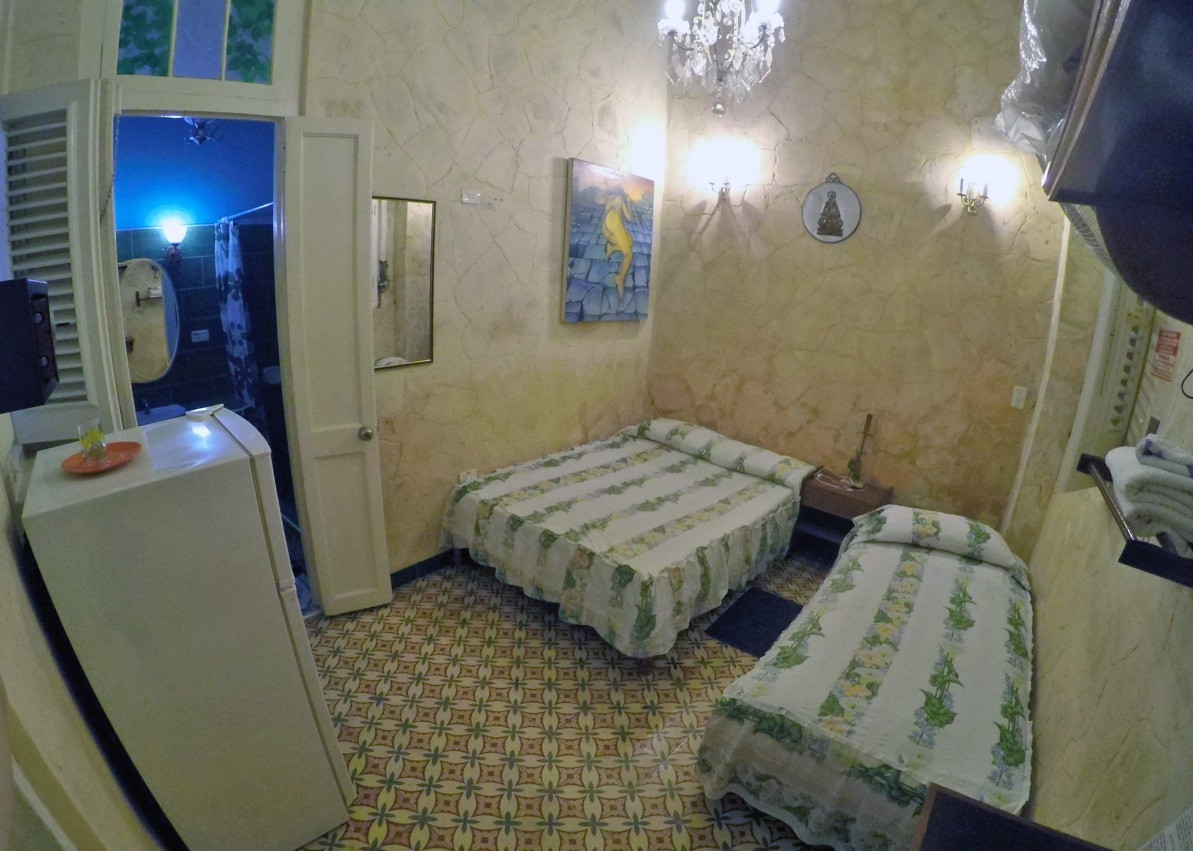 Room 2 in La Caridad casa particular in Old Havana