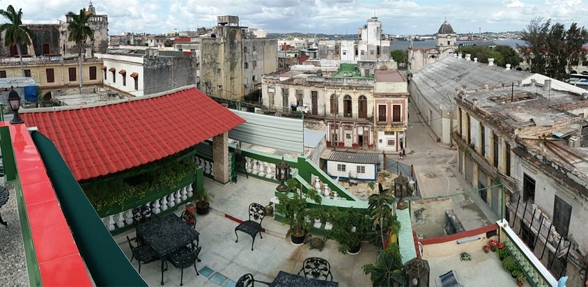 The roof top terrace of Vista al Mar guesthouse in Old Havana