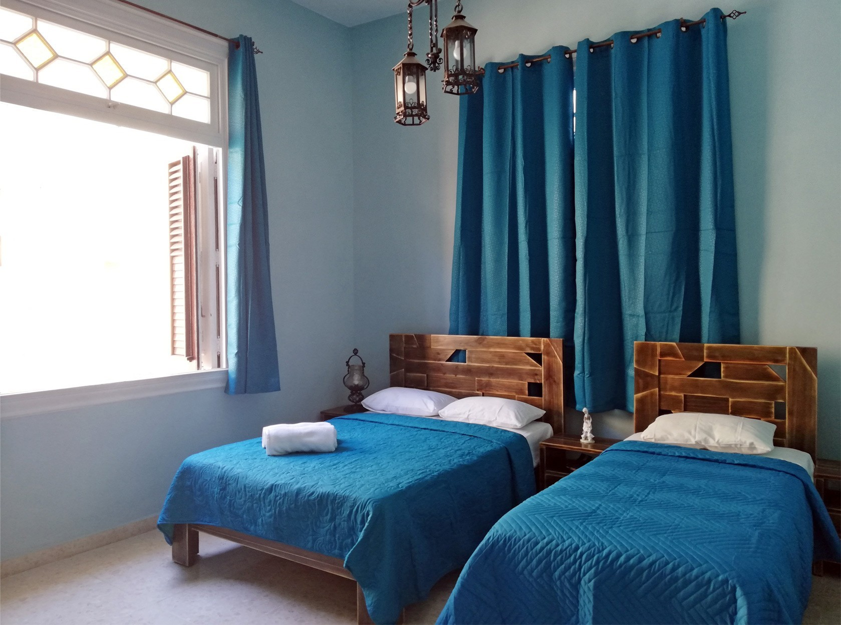 Large Room in private casa in Old Havana with large window